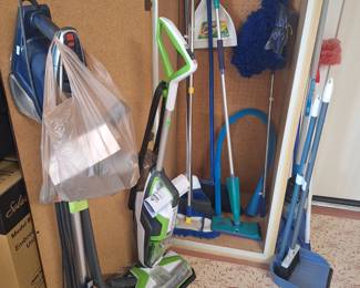 Vacuum, shampooer's