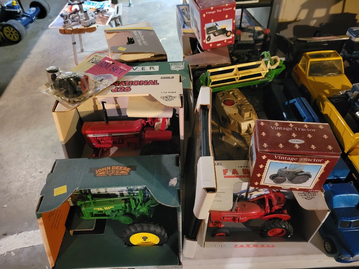 Tractors boxed and un boxed