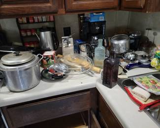 Lots of kitchenware