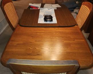Broyhill dining table and 6 chairs