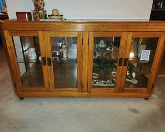 Lighted curio console