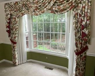 Vtg. drapes