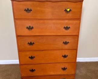 Vtg. maple 5 drawer dresser