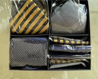 Hisdern mens necktie and pocket square set