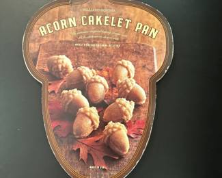 Vtg. Acorn Cakelet Pan