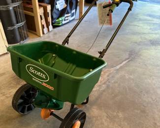 Scotts spreader