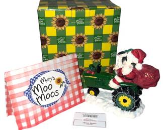 Marys Moo Moos Deere Santa 2000 Figurine