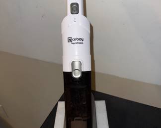 Whall hand vacuum