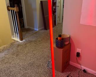 Glow pole light