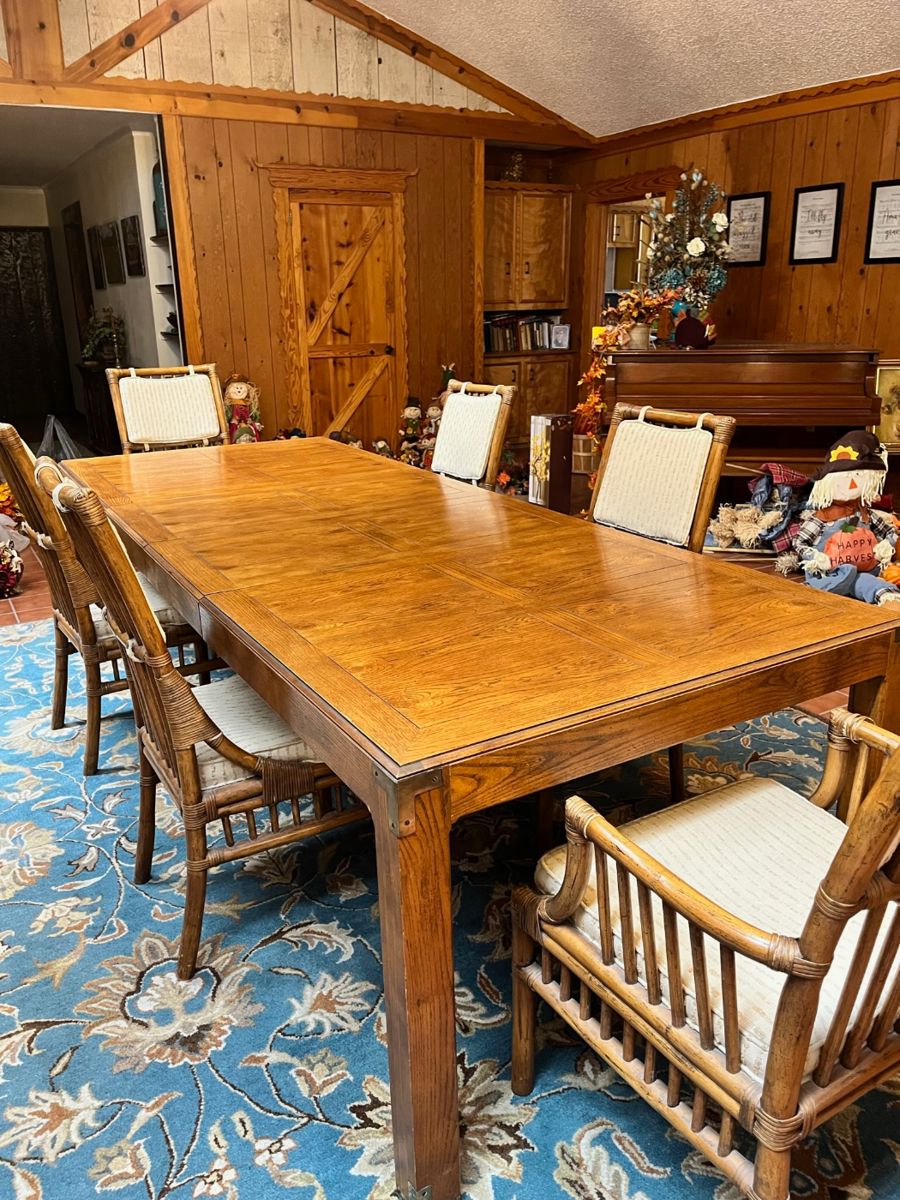 Henredon Dining table