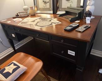 Ethan Allen 'Avery' Desk 