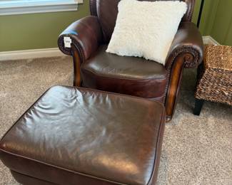 Leather Lounge Chair & Ottoman