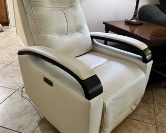 Leather Electric recliner (cream)