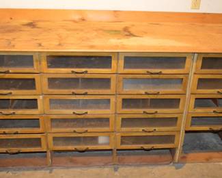 Crafting table and cabinet