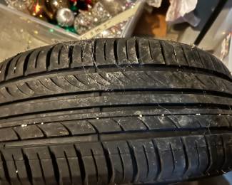 Pair of Tires 195 60R/15