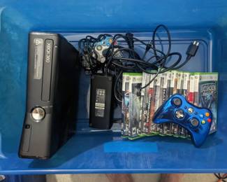 WST021 XBOX 360 Gaming System and Accessories.