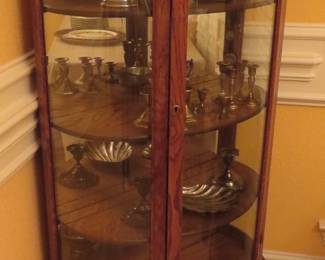 Curved display cabinet