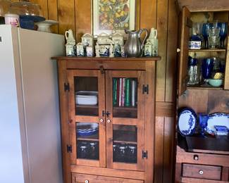 Wood pie safe