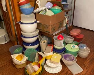 All Tupperware waiting for a place to go!