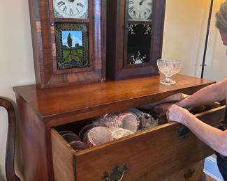 Bureau, Ogee clocks