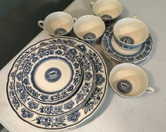 Yale wedgewood dish set