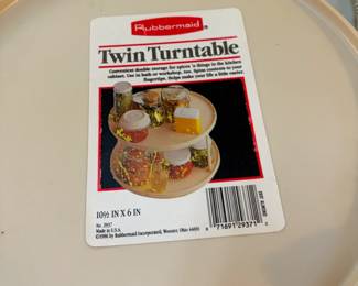 Vintage Rubbermaid Twin Turntable 