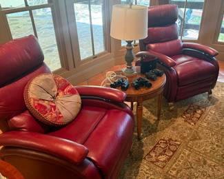 Manual push back recliners. Super comfy.
