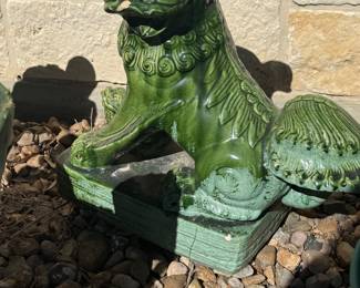 Beautiful green foo dog. Chip in nose can be repaired.