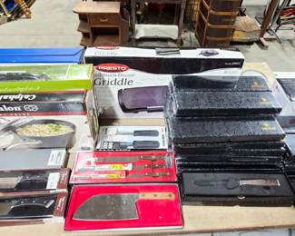 Calphalon Cookware / Knives, Brand New 6.6" & 8" Knives
