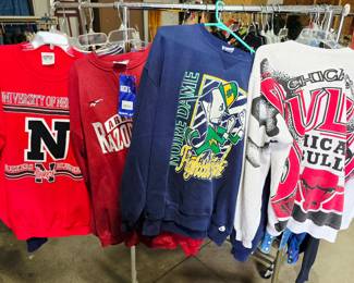 Vintage Sweatshirts, Nebraska, Arkansas, Notre Dame, Chicago Bulls. 