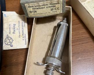 Vintage Ideal Veterinary Syringe - NOS (New Old Stock)