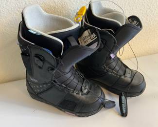 Burton Women’s Snowboard Boots - Size 7