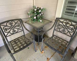 Outdoor Bistro Set (2 Chairs & Side Table)