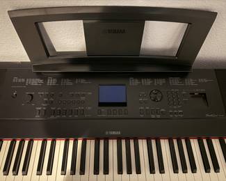 Yamaha DX-660 Portable Piano