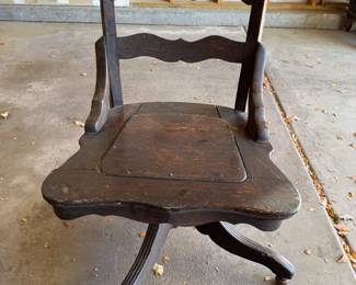 Antique Tiger Oak Lawyers Chair With Original Casters