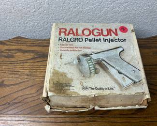 Vintage Ralogun Ralgro Pellet Injector