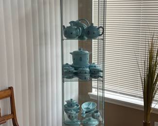 Blue Tulip 31 Pcs, Display Case