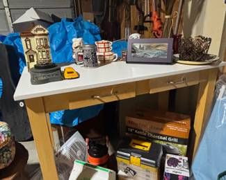 Kitchen Table, Grill, Decor