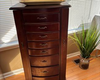 Jewelry Cabinet, Collectibles