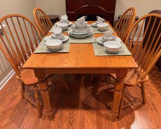 Oak Table, 4 Windsor Chairs