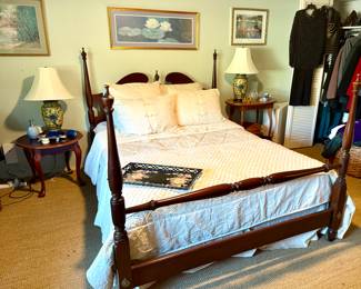 Drexel Heritage Queen bedroom set - headboard dresser and mirror 