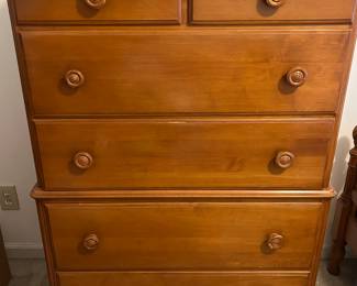 chest of drawers