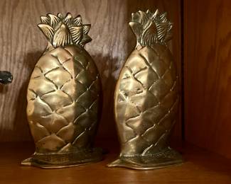 pineapple bookends