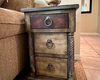 Tri-color side table w/3 drawers