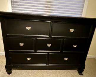 Black dresser - newer piece great condition