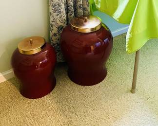 Urns of varying sizes and colors