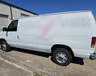 2001 Ford E-250 Full Size Commercial Cargo Van
Logos have been blurred out in pictures but are on both sides and back of van.
Texas License Plate- #GGB-1586
Annual Inspection/Renewal- August
VIN- 1FDPE24L81HA79819
Mileage- 169,556
Bumper.com reports no damage/accident records, no major repair reports,. See pictures for detailed specs