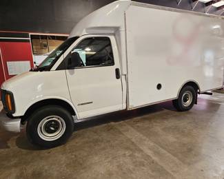 2002 Chevy 3500 Commercial Delivery Truck
Logos have been blurred out in pictures but are on both sides and back of truck.
Texas License #GGB-1585
Annual Inspection/Renewal- November
VIN- 1GBHG31R421129647
Mileage- 161,767
8ft Wide x 21ft Long x 8ft6in Height
Reports from Bumper.com:
No theft history, no damage/accident history. See pictures for detailed engine information