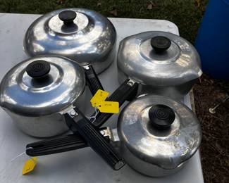 Magnalite cookware, several different sizes