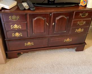 Thomasville Gentleman’s Chest - features lift-top compartment with 2 drawers underneath